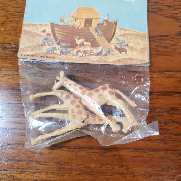 Arco Noahs Ark Toy Animals Plastic Figures SEALED bag 1970s vtg Giraffe African - Picture 2 of 2